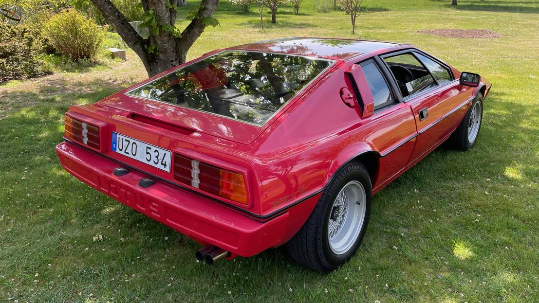 Lotus Esprit snett bakifrån